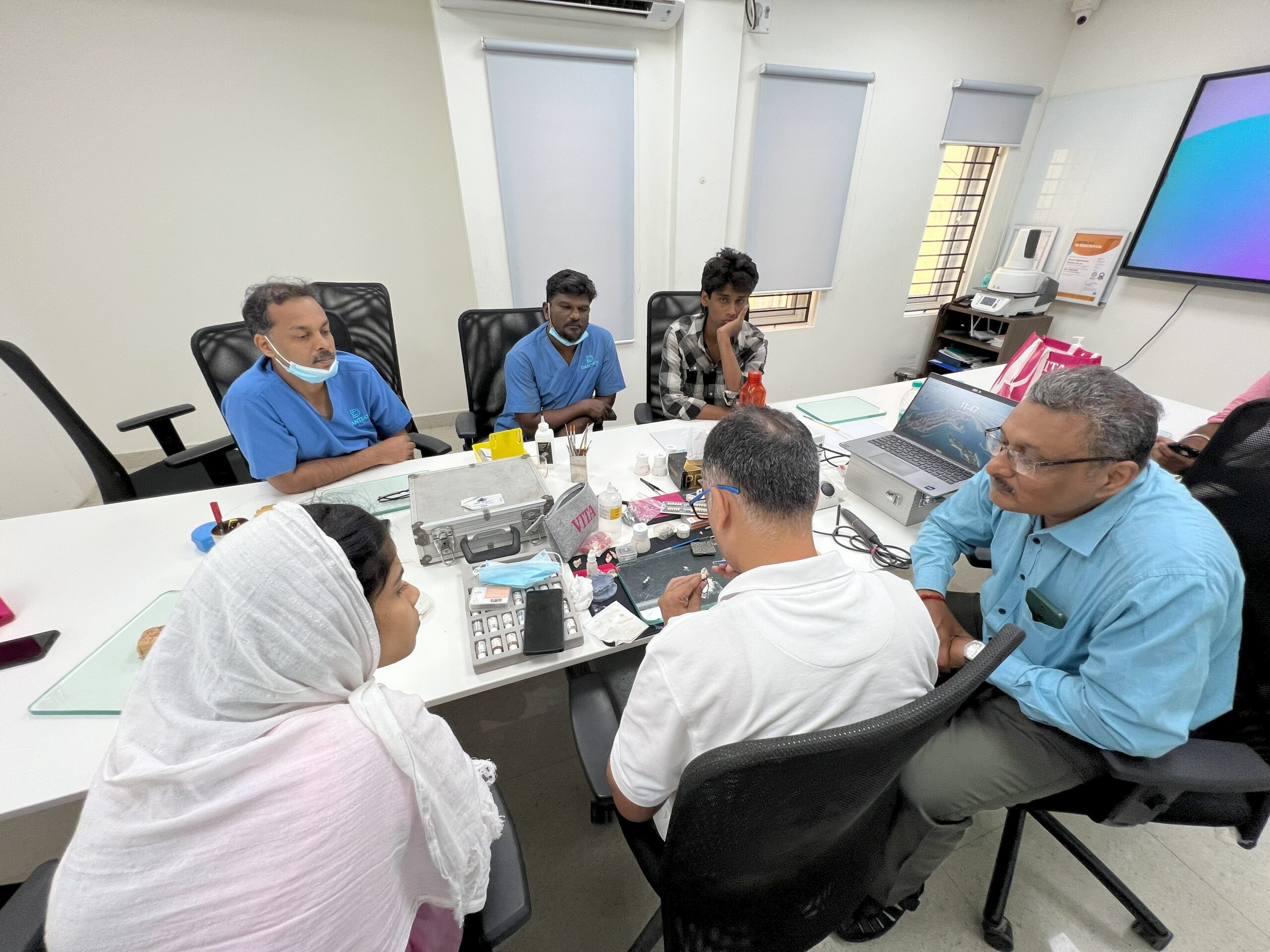 On August 20, 2025, Dantech Dental Lab successfully hosted the VITA Training Programme focused on ceramic layering techniques, including staining and glazing. This advanced training session was designed to enhance the skills of dental technicians by providing hands-on experience with VITA’s world-class ceramic materials.